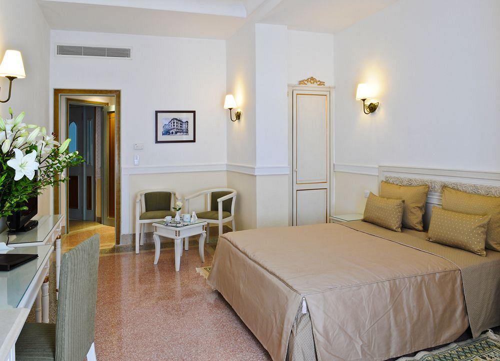 Majestic Hotel Τύνιδα Εξωτερικό φωτογραφία